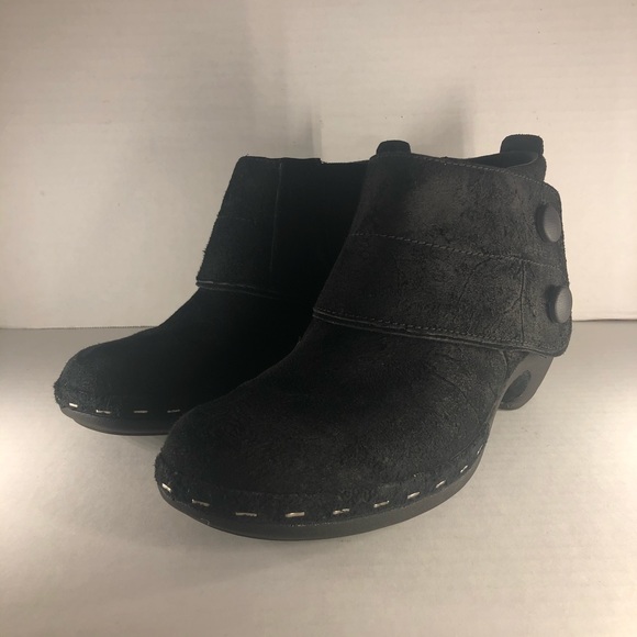 Merrill Black Button Suede Ankle Booties Women’s size 10 - Picture 4 of 16